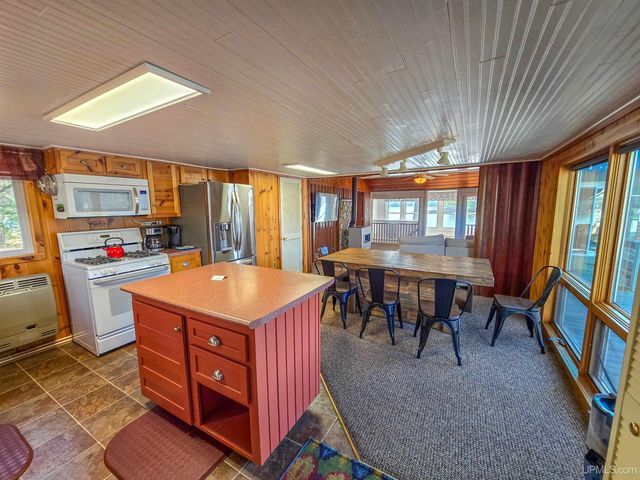 E8805 Lost Lake Road, Wetmore, MI 49895