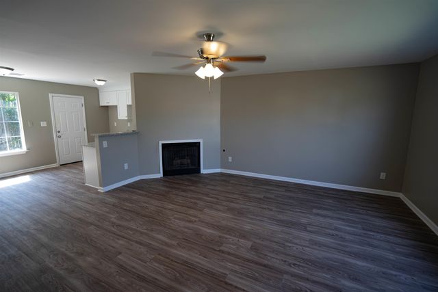 2211 STONE STREAM CV, Memphis, TN 38016
