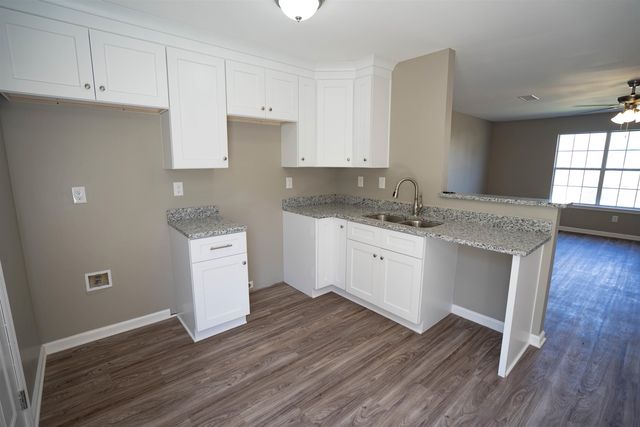 2211 STONE STREAM CV, Memphis, TN 38016