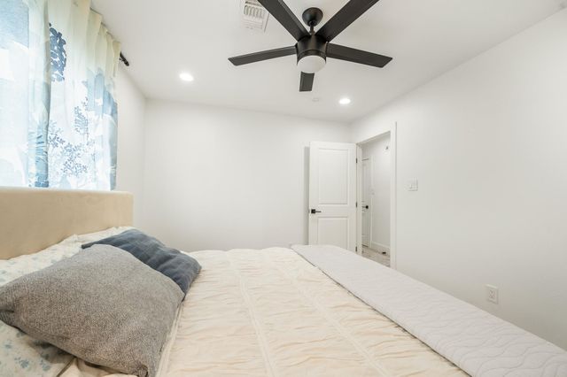 2102 Teague Road, Houston, TX 77080