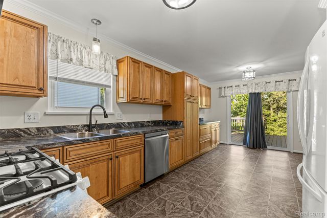 11133 Tremont Lane, Plymouth Charter Township, MI 48170
