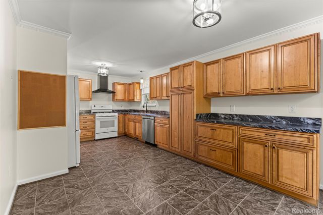 11133 Tremont Lane, Plymouth Charter Township, MI 48170