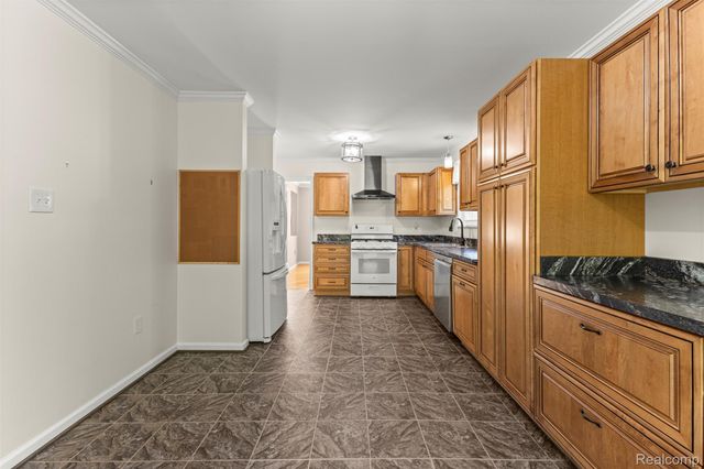 11133 Tremont Lane, Plymouth Charter Township, MI 48170