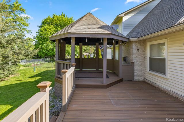 11133 Tremont Lane, Plymouth Charter Township, MI 48170