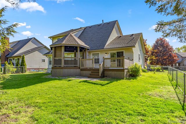 11133 Tremont Lane, Plymouth Charter Township, MI 48170