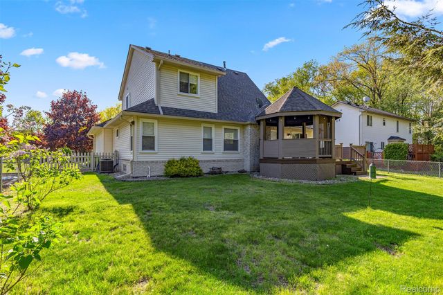 11133 Tremont Lane, Plymouth Charter Township, MI 48170