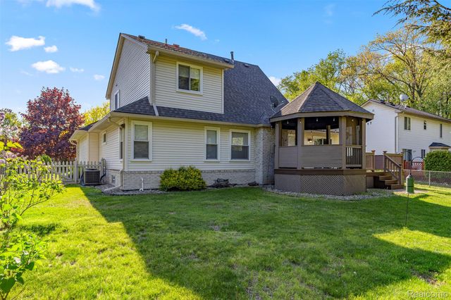 11133 Tremont Lane, Plymouth Charter Township, MI 48170