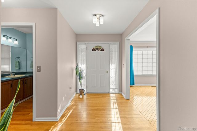11133 Tremont Lane, Plymouth Charter Township, MI 48170