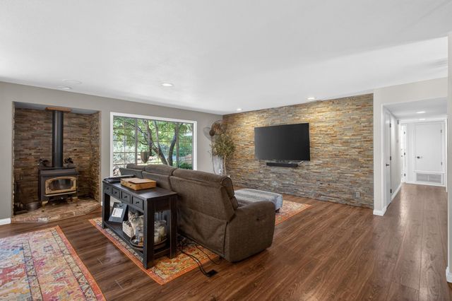 8757 Sharmead Way, Fair Oaks, CA 95628