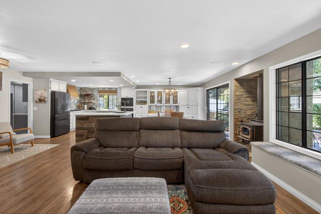8757 Sharmead Way, Fair Oaks, CA 95628