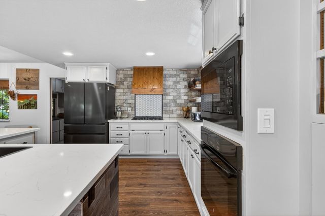 8757 Sharmead Way, Fair Oaks, CA 95628