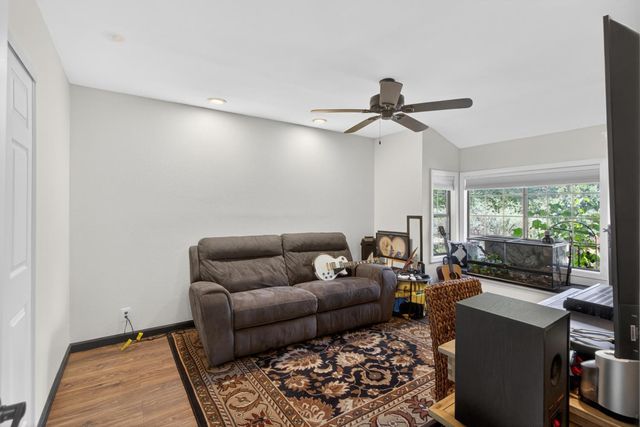 8757 Sharmead Way, Fair Oaks, CA 95628
