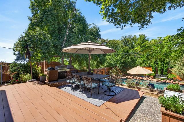 8757 Sharmead Way, Fair Oaks, CA 95628