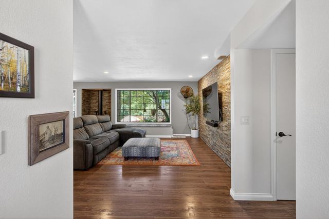 8757 Sharmead Way, Fair Oaks, CA 95628