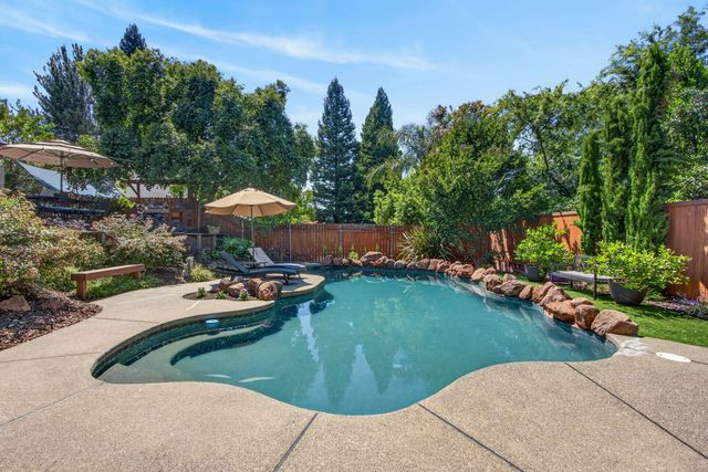8757 Sharmead Way, Fair Oaks, CA 95628