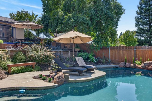 8757 Sharmead Way, Fair Oaks, CA 95628