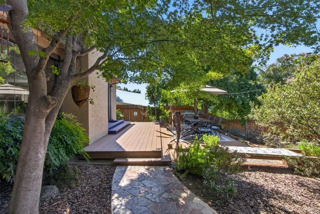 8757 Sharmead Way, Fair Oaks, CA 95628