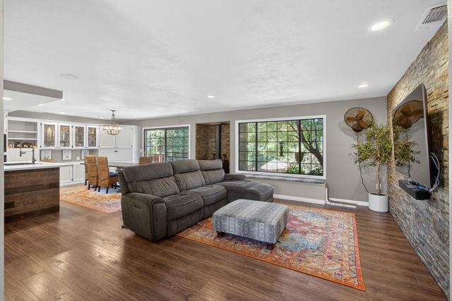 8757 Sharmead Way, Fair Oaks, CA 95628