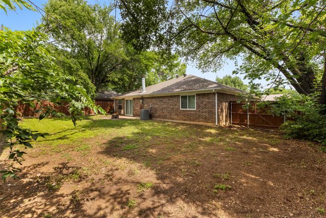 4108 Cypress Springs Drive, Arlington, TX 76001