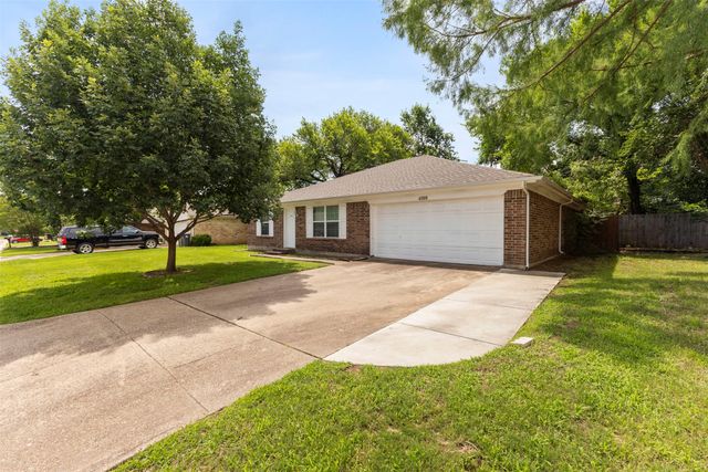 4108 Cypress Springs Drive, Arlington, TX 76001