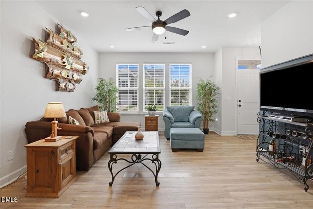 234 Pansy Park, Clayton, NC 27520