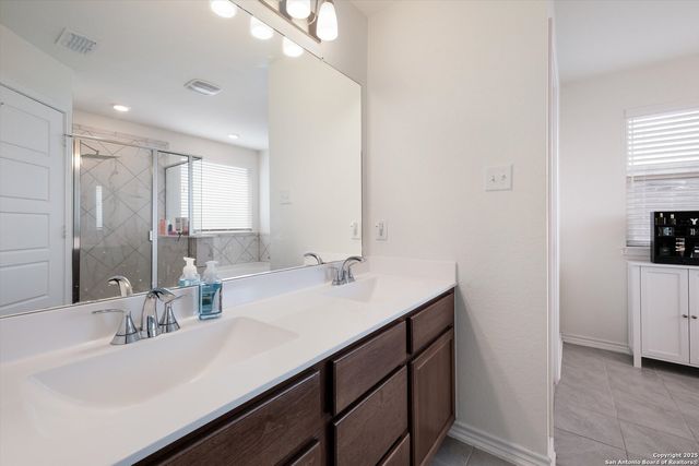 5230 Wolf Bane, San Antonio, TX 78261