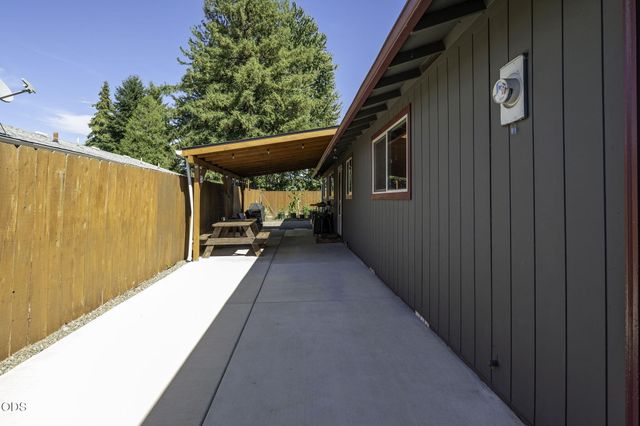 401 Morningside Street, Medford, OR 97501