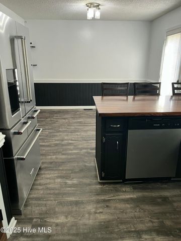 174 Core Road, Richlands, NC 28574