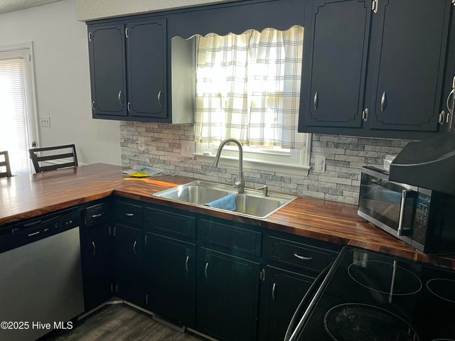 174 Core Road, Richlands, NC 28574