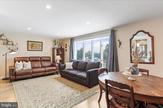 7941 HEDGESVILLE RD, Hedgesville, WV 25427