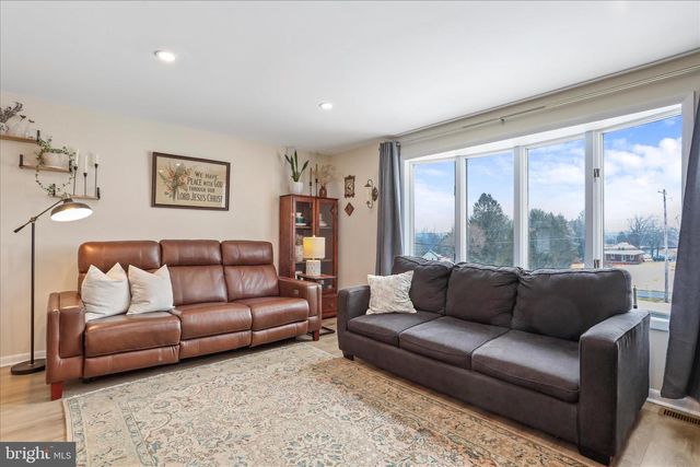 7941 HEDGESVILLE RD, Hedgesville, WV 25427