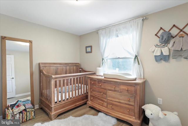 7941 HEDGESVILLE RD, Hedgesville, WV 25427