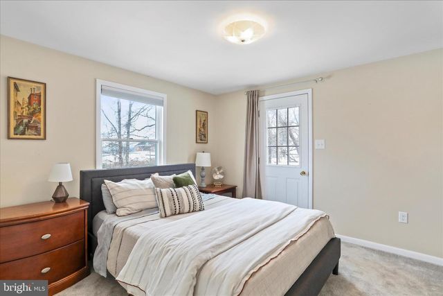 7941 HEDGESVILLE RD, Hedgesville, WV 25427