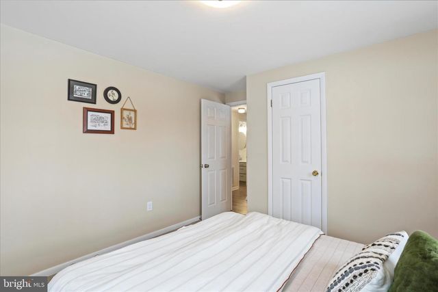 7941 HEDGESVILLE RD, Hedgesville, WV 25427