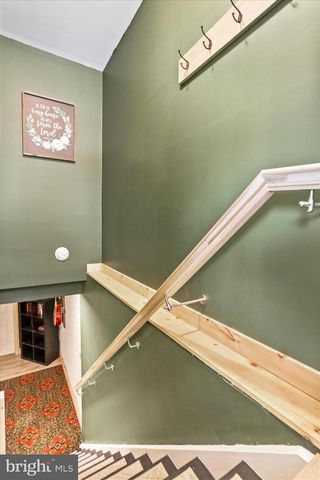 7941 HEDGESVILLE RD, Hedgesville, WV 25427