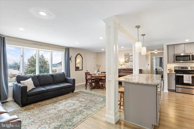 7941 HEDGESVILLE RD, Hedgesville, WV 25427
