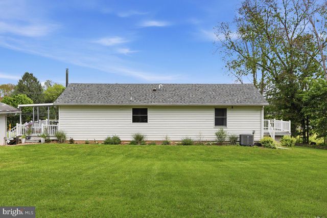 7941 HEDGESVILLE RD, Hedgesville, WV 25427