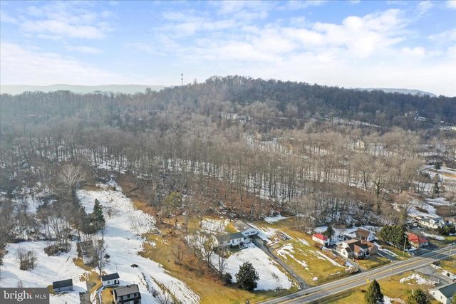 7941 HEDGESVILLE RD, Hedgesville, WV 25427