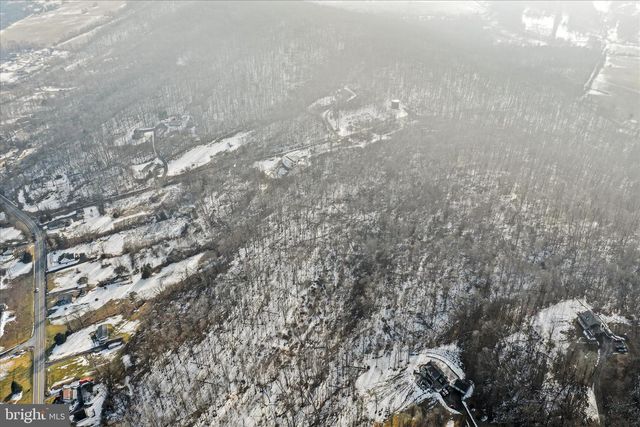 7941 HEDGESVILLE RD, Hedgesville, WV 25427