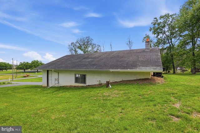 7941 HEDGESVILLE RD, Hedgesville, WV 25427