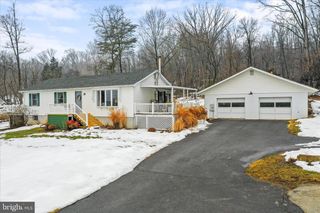 7941 HEDGESVILLE RD, Hedgesville, WV 25427