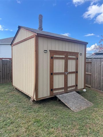 6211 Wimberly Knoll Court, Houston, TX 77084