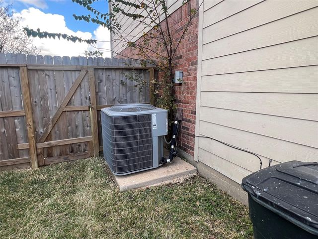 6211 Wimberly Knoll Court, Houston, TX 77084