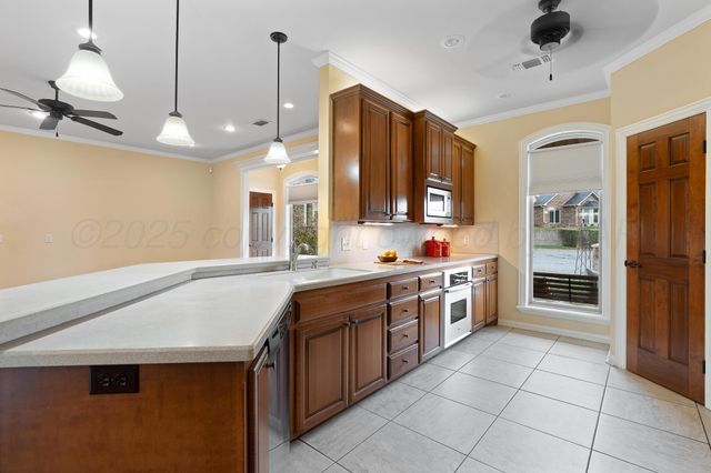 402 CEDAR MEADOW Circle, Amarillo, TX 79124