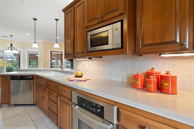 402 CEDAR MEADOW Circle, Amarillo, TX 79124