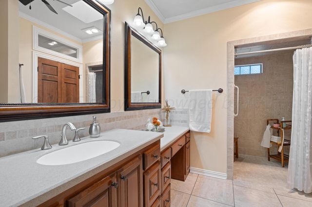 402 CEDAR MEADOW Circle, Amarillo, TX 79124