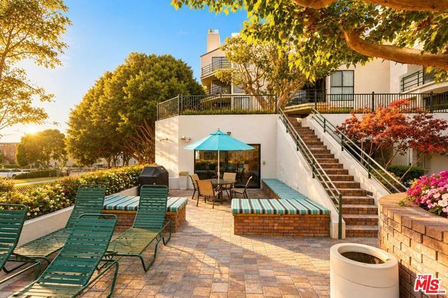 2930 Neilson Way 408, Santa Monica, CA 90405