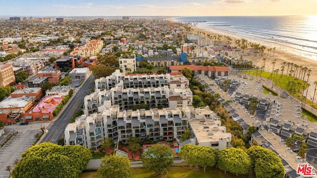2930 Neilson Way 408, Santa Monica, CA 90405