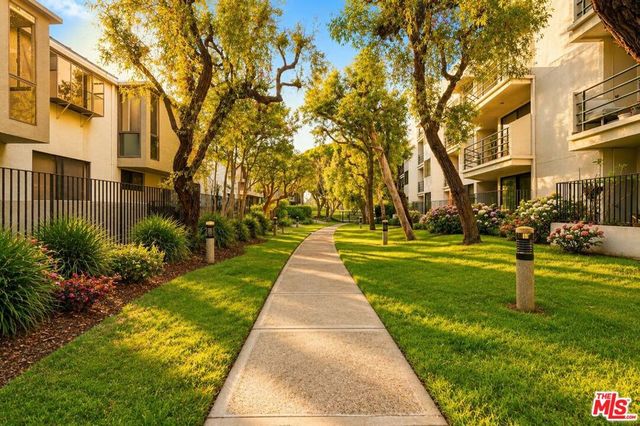 2930 Neilson Way 408, Santa Monica, CA 90405