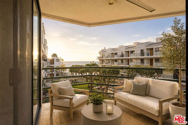 2930 Neilson Way 408, Santa Monica, CA 90405